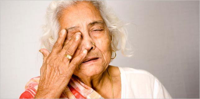 Tuổi trung niên thường bị bệnh về mắt