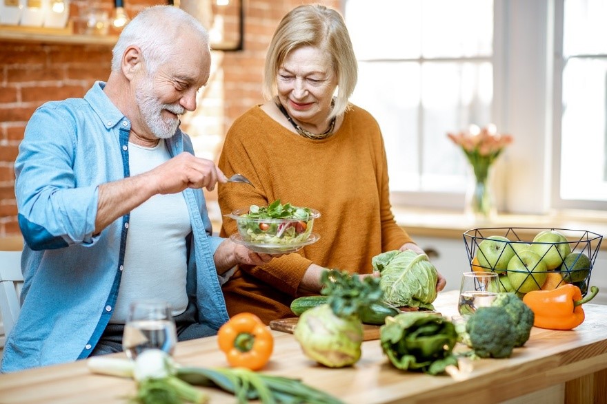 cải thiện bửa ăn giúp bảo vệ sức khỏe người già