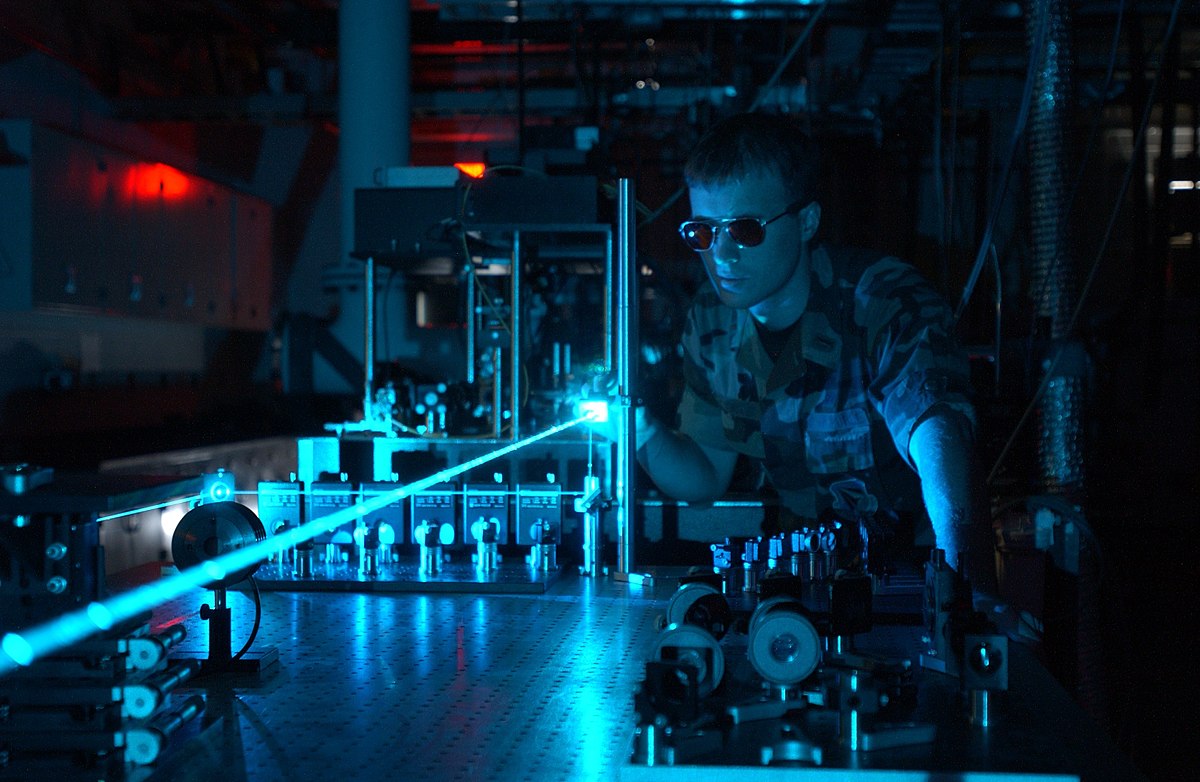 Chùm laser mạnh nhất thế giới được ra đời