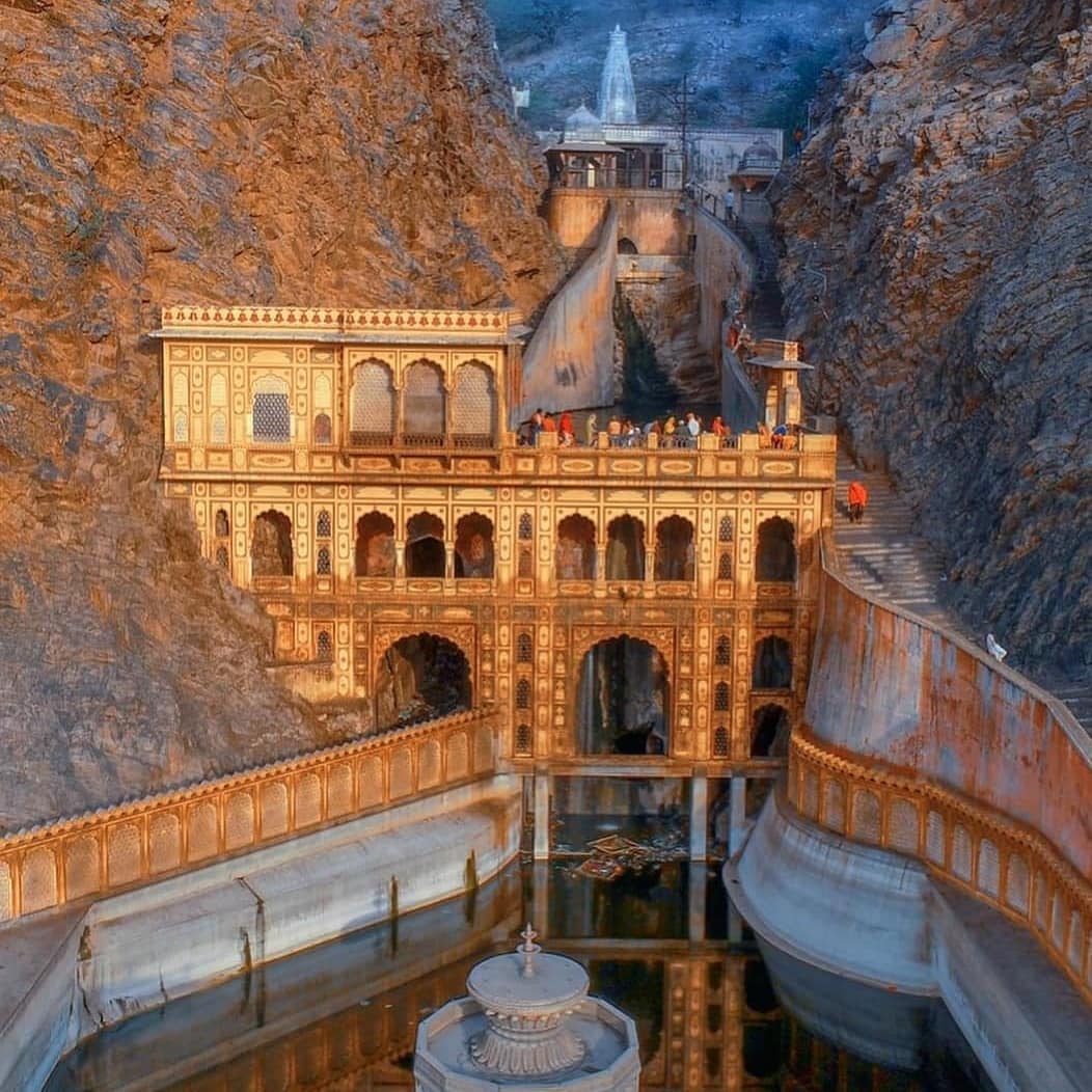 Đẹp tựa cung điện ngôi đền Galtaji ở Ấn Độ