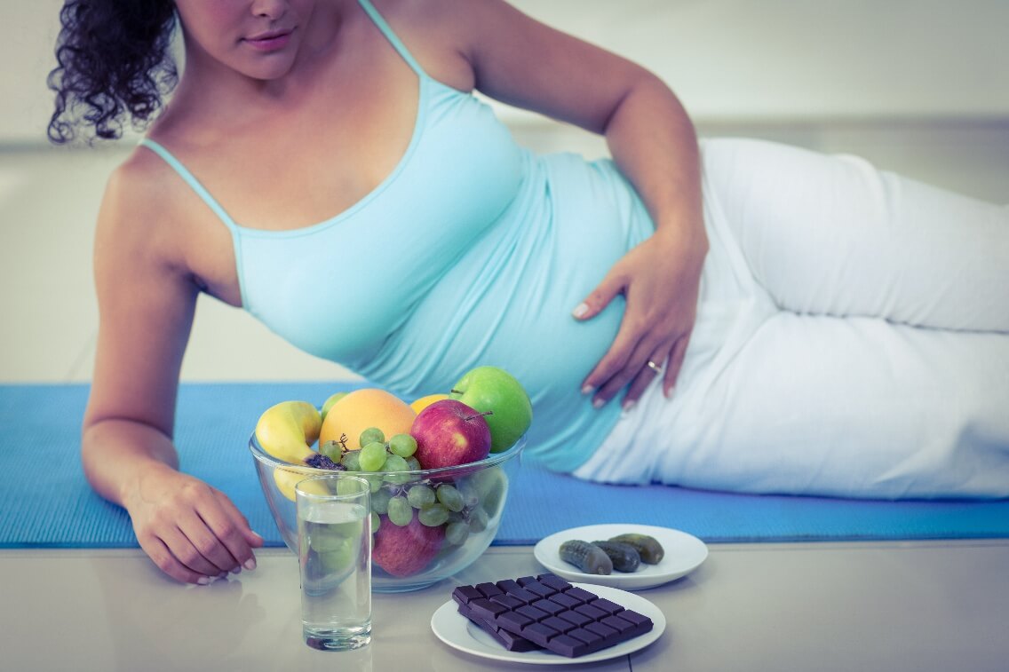 Khi mang thai, bạn không nên ăn kiêng vì không tốt cho sức khỏe