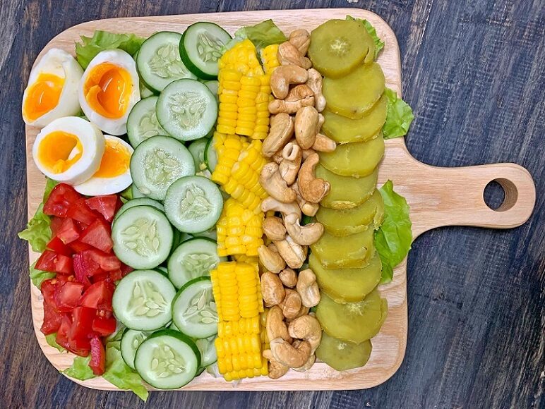 Cách thực hiện salad cho chế độ ăn kiêng