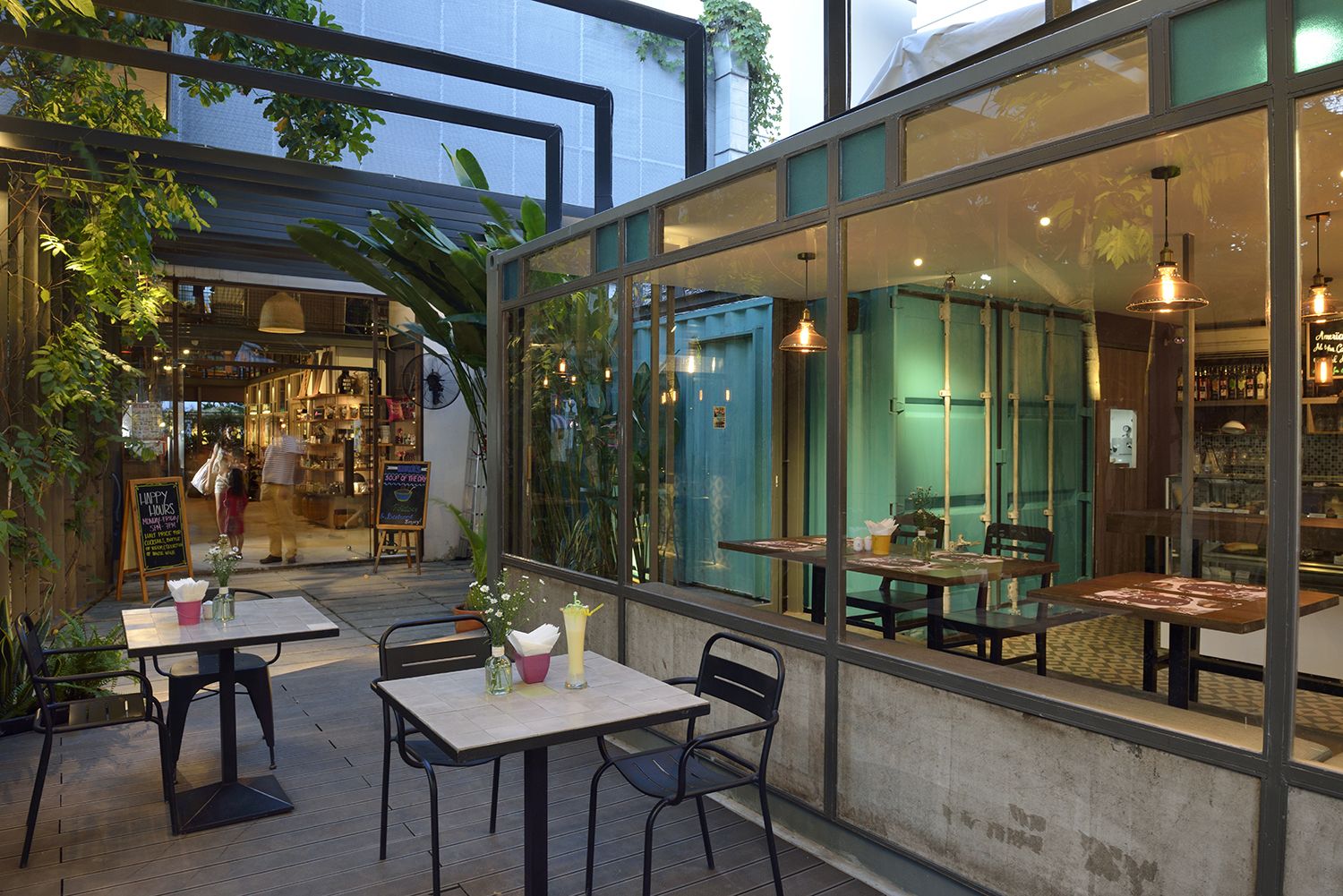 Top 7 quán cà phê nhất định phải ghé thăm khi đến Sài Gòn